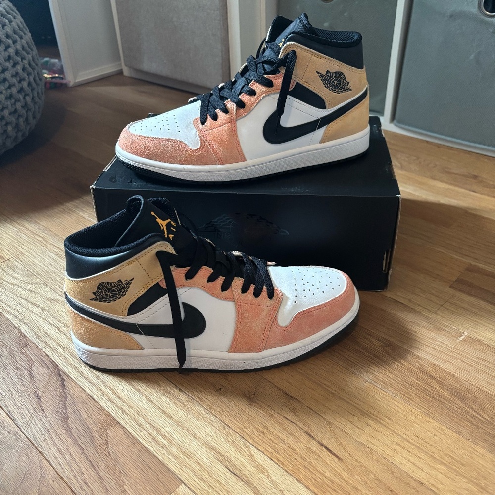 Air Jordan 1 Mid SE